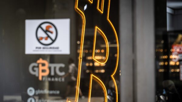 Bitcoin retrocede más de 20% mientras los grandes tenedores se deshacen de sus posiciones Bitcoin retrocede más de 20% mientras los grandes tenedores se deshacen de sus posiciones