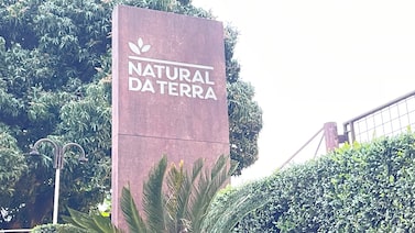 Americanas acerta venda de 10 lojas do Natural da Terra à dona da Oba por R$ 69,3 mi Americanas acerta venda de 10 lojas do Natural da Terra à dona da Oba por R$ 69,3 mi