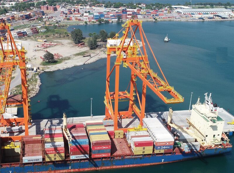 Actividad logística en Puerto Cortés, al norte de Honduras. Actividad logística en Puerto Cortés, al norte de Honduras.