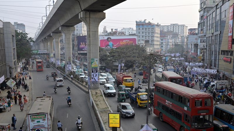Bangladesh apunta a recaudar hasta US$1.000 millones en su primera emisión de bonos soberanos Bangladesh apunta a recaudar hasta US$1.000 millones en su primera emisión de bonos soberanos