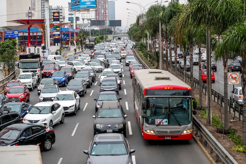 El caos de tránsito en Lima genera pérdidas económicas todos los días. El caos de tránsito en Lima genera pérdidas económicas todos los días.