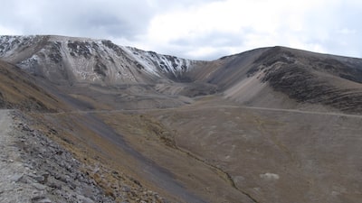Milei envió al Congreso nueva Ley de Glaciares con fuerte apoyo a la industria minera Milei envió al Congreso nueva Ley de Glaciares con fuerte apoyo a la industria minera