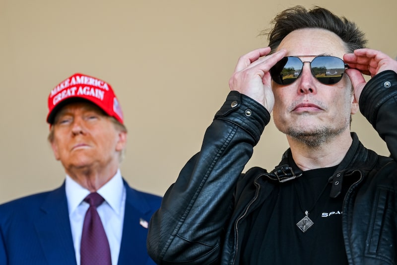 Musk se ha convertido prácticamente en la mano derecha de Trump. Musk se ha convertido prácticamente en la mano derecha de Trump.
