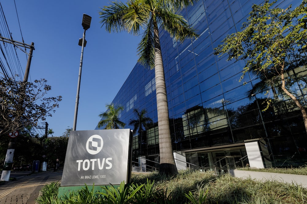 Totvs anuncia compra da Linx Totvs anuncia compra da Linx