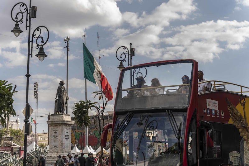 En noviembre casi 6,1 millones de visitantes ingresaron al país, 22% más que el año anterior. En noviembre casi 6,1 millones de visitantes ingresaron al país, 22% más que el año anterior.
