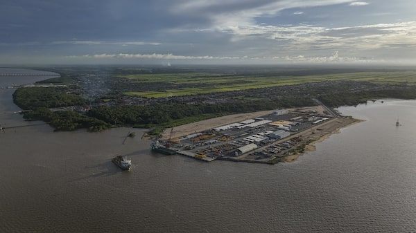 ‘Noruega turbinada’: o plano da Guiana para evitar ‘maldição’ do dinheiro do petróleo ‘Noruega turbinada’: o plano da Guiana para evitar ‘maldição’ do dinheiro do petróleo