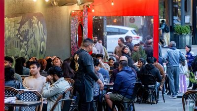 Um em cada três restaurantes nos EUA diz que não tem pessoal suficiente para atender Um em cada três restaurantes nos EUA diz que não tem pessoal suficiente para atender