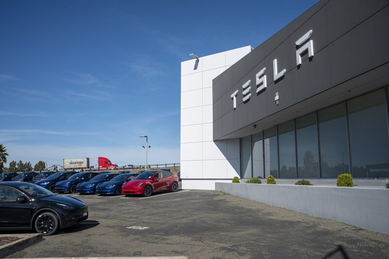 Una tienda Tesla en Vallejo, California.
Fotógrafo: David Paul Morris/Bloomberg Una tienda Tesla en Vallejo, California.
Fotógrafo: David Paul Morris/Bloomberg