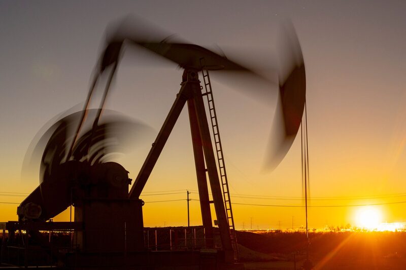 Un indicador de la volatilidad implícita de los futuros del Brent de referencia cayó esta semana a su nivel más bajo desde julio. Un indicador de la volatilidad implícita de los futuros del Brent de referencia cayó esta semana a su nivel más bajo desde julio.