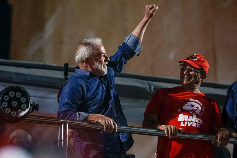 Lula em comemoração da vitória na eleição presidencial na avenida Paulista na noite deste domingo, 30 de outubro Lula em comemoração da vitória na eleição presidencial na avenida Paulista na noite deste domingo, 30 de outubro