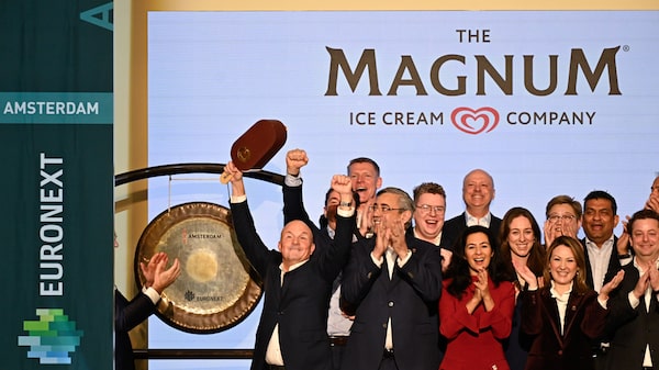 Magnum Ice Cream estreia na bolsa e testa apetite de investidor por ações de consumo Magnum Ice Cream estreia na bolsa e testa apetite de investidor por ações de consumo