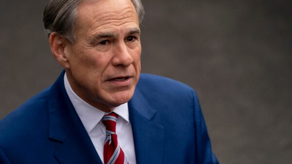 Greg Abbott busca un cuarto mandato tras endurecer la política migratoria en Texas Greg Abbott busca un cuarto mandato tras endurecer la política migratoria en Texas