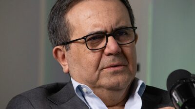Exsecretario dice que empresarios pueden presionar a México por competencia en energía mediante socios en EE.UU. Exsecretario dice que empresarios pueden presionar a México por competencia en energía mediante socios en EE.UU.
