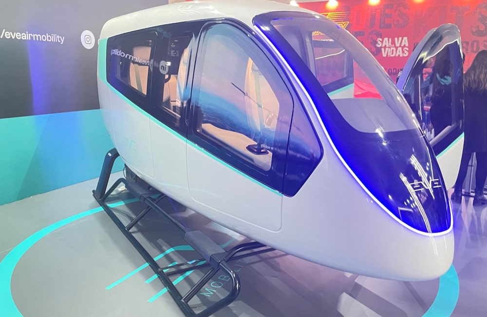 Mockup da cabine do eVTOL da Eve na Labace 2025, no Campo de Marte, em São Paulo Mockup da cabine do eVTOL da Eve na Labace 2025, no Campo de Marte, em São Paulo