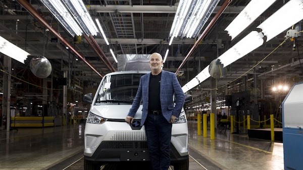 Electric Vans Roll Off Line That Once Made Gas-Guzzling Hummers Electric Vans Roll Off Line That Once Made Gas-Guzzling Hummers