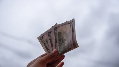 Bolivia prevé que el dólar se estabilice en las próximas semanas tras adoptar un tipo de cambio flexible Bolivia prevé que el dólar se estabilice en las próximas semanas tras adoptar un tipo de cambio flexible