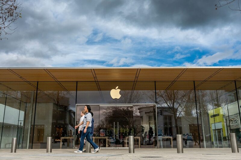 Loja da Apple na Califórnia: incertezas pairam sobre a big tech, das tarifas às vendas na China e avanço em IA (Foto: David Paul Morris/Bloomberg) Loja da Apple na Califórnia: incertezas pairam sobre a big tech, das tarifas às vendas na China e avanço em IA (Foto: David Paul Morris/Bloomberg)