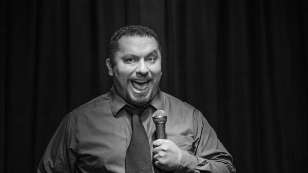 Un comediante boliviano incomoda a Impuestos Nacionales y a la telefónica Tigo Un comediante boliviano incomoda a Impuestos Nacionales y a la telefónica Tigo