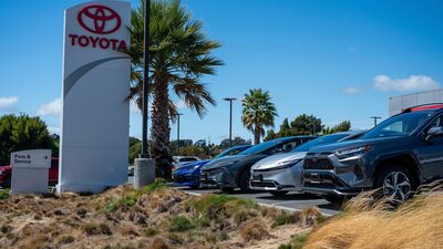 Toyota marca un récord en octubre impulsada por EE.UU. pese a la caída en China y Japón Toyota marca un récord en octubre impulsada por EE.UU. pese a la caída en China y Japón