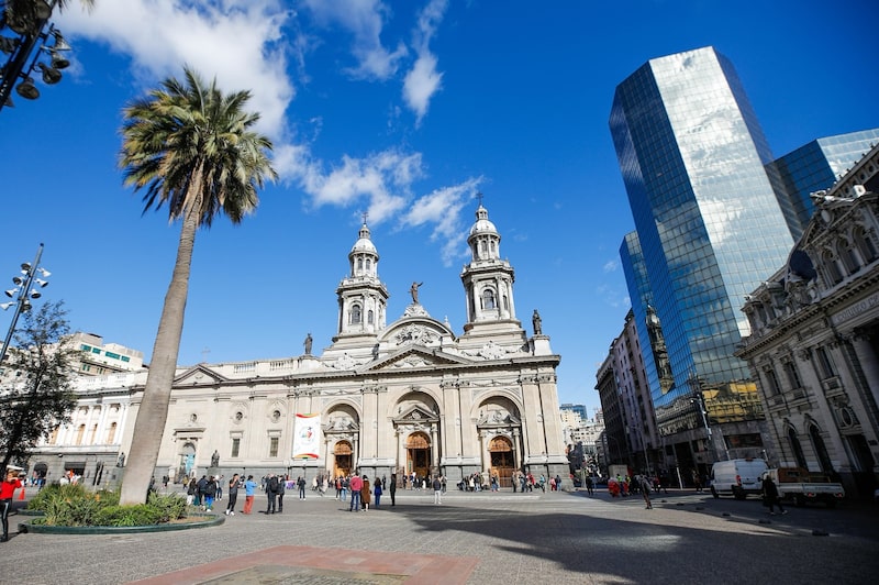 Plaza de Armas, en Santiago de Chile. Plaza de Armas, en Santiago de Chile.