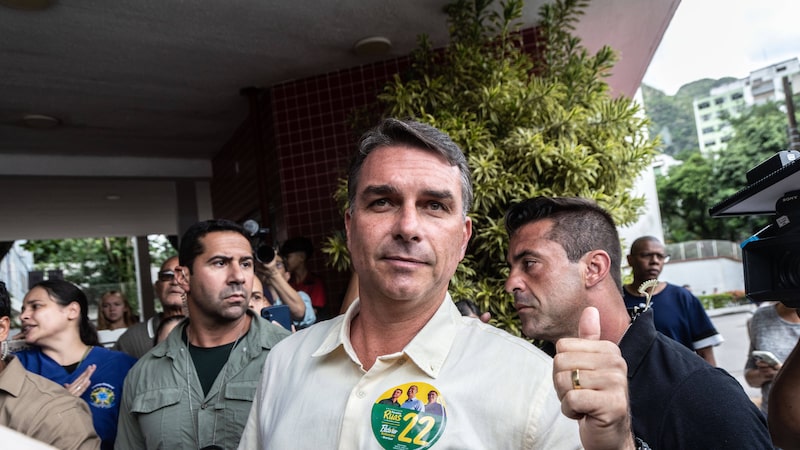 De Kayath a Mansueto: os cotados para a economia de Flávio Bolsonaro, segundo fontes De Kayath a Mansueto: os cotados para a economia de Flávio Bolsonaro, segundo fontes