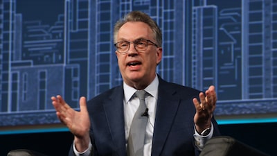 Williams, de la Fed, apunta a un alza más de tasas a finales de 2026 para contener la inflación Williams, de la Fed, apunta a un alza más de tasas a finales de 2026 para contener la inflación