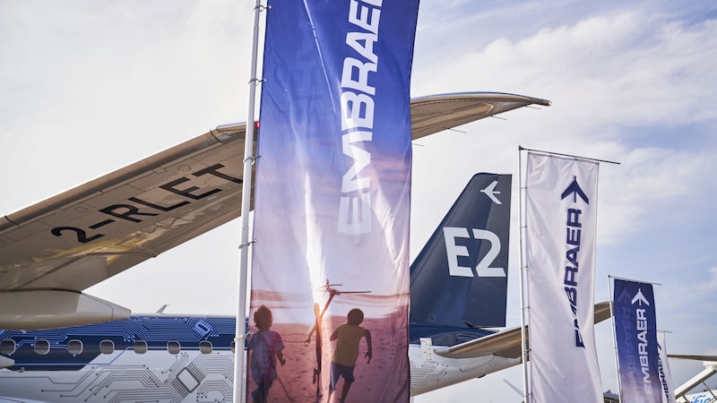 Embraer fortalece carteira de pedidos com nova geração de aeronaves, dizem analistas Embraer fortalece carteira de pedidos com nova geração de aeronaves, dizem analistas