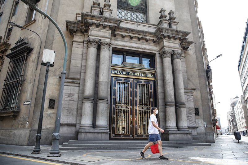 Peru Plans For More Cash Handouts After Reinstating Lockdown Peru Plans For More Cash Handouts After Reinstating Lockdown