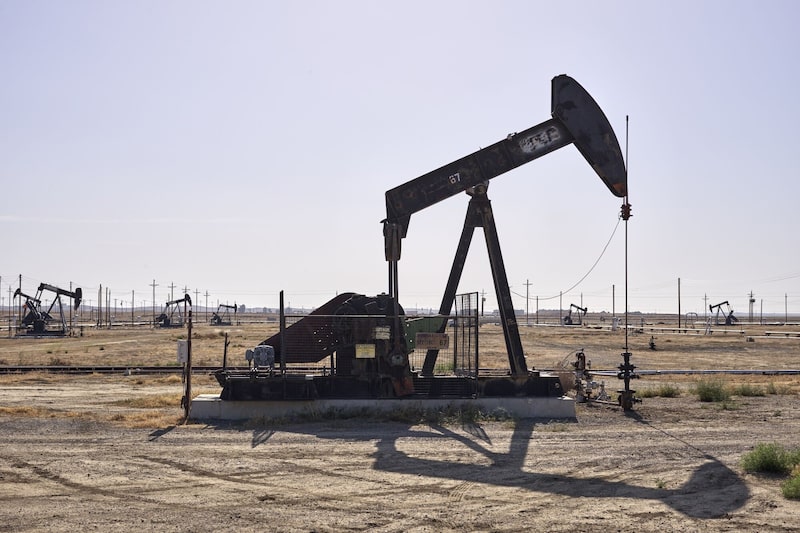 Oil well pump jacks operated by Chevron at the Coalinga Oil Field in Coalinga, California, U.S., on Friday, April 29, 2022. Oil is poised to eke out a fifth monthly advance after another tumultuous period of trading that saw prices whipsawed by the fallout of Russias war in Ukraine and the resurgence of Covid-19 in China. Photographer: Ian Tuttle/Bloomberg Oil well pump jacks operated by Chevron at the Coalinga Oil Field in Coalinga, California, U.S., on Friday, April 29, 2022. Oil is poised to eke out a fifth monthly advance after another tumultuous period of trading that saw prices whipsawed by the fallout of Russias war in Ukraine and the resurgence of Covid-19 in China. Photographer: Ian Tuttle/Bloomberg