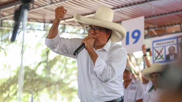 Oxford Economics ve un mayor riesgo para la economía de Perú si Sánchez gana las elecciones Oxford Economics ve un mayor riesgo para la economía de Perú si Sánchez gana las elecciones