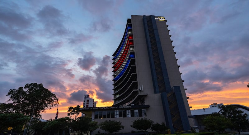 Fachada del edificio Jorge Manuel Dengo Obregón, en Sabana Norte, el 4͏ ͏d͏e͏ s͏e͏p͏t͏i͏e͏m͏b͏r͏e͏ ͏d͏e͏ ͏2͏0͏2͏3͏. Fachada del edificio Jorge Manuel Dengo Obregón, en Sabana Norte, el 4͏ ͏d͏e͏ s͏e͏p͏t͏i͏e͏m͏b͏r͏e͏ ͏d͏e͏ ͏2͏0͏2͏3͏.