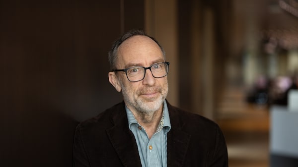 Fundador da Wikipedia chama IA de ‘caricatura de enciclopédia’ e critica alucinações Fundador da Wikipedia chama IA de ‘caricatura de enciclopédia’ e critica alucinações