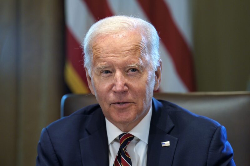 El presidente de EE.UU., Joe Biden, habla durante una reunión del gabinete en la Casa Blanca en Washington, D.C., EE.UU., el martes 6 de septiembre de 2022. El gobierno de Biden publicó su estrategia para subvencionar la producción de semiconductores en EE.UU., diciendo que dará orientación sobre cómo las empresas pueden solicitar fondos de la Ley de Chips y Ciencia de US$52.000 millones para febrero. Fotógrafo: Yuri Gripas/Abaca/Bloomberg El presidente de EE.UU., Joe Biden, habla durante una reunión del gabinete en la Casa Blanca en Washington, D.C., EE.UU., el martes 6 de septiembre de 2022. El gobierno de Biden publicó su estrategia para subvencionar la producción de semiconductores en EE.UU., diciendo que dará orientación sobre cómo las empresas pueden solicitar fondos de la Ley de Chips y Ciencia de US$52.000 millones para febrero. Fotógrafo: Yuri Gripas/Abaca/Bloomberg