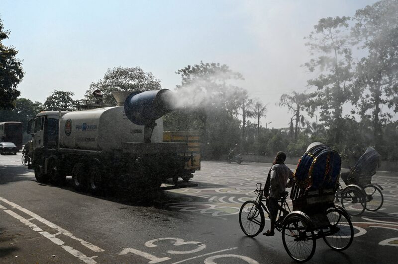 Las responsables de la vida urbana coordinan el trabajo para proporcionar a los residentes un alivio frente a las altas temperaturas. Las responsables de la vida urbana coordinan el trabajo para proporcionar a los residentes un alivio frente a las altas temperaturas.