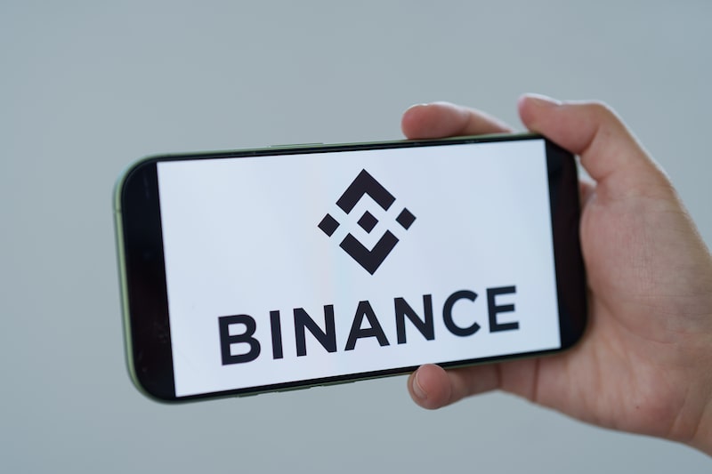 Binance Halts Withdrawals as Suspected Hack Spurs Crypto Selloff Binance Halts Withdrawals as Suspected Hack Spurs Crypto Selloff