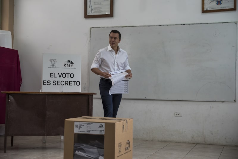 Daniel Noboa, de 36 años, vio despegar sus índices de aprobación cuando declaró estado de emergencia y sacó al Ejército a las calles para luchar contra las bandas del crimen organizado. Daniel Noboa, de 36 años, vio despegar sus índices de aprobación cuando declaró estado de emergencia y sacó al Ejército a las calles para luchar contra las bandas del crimen organizado.