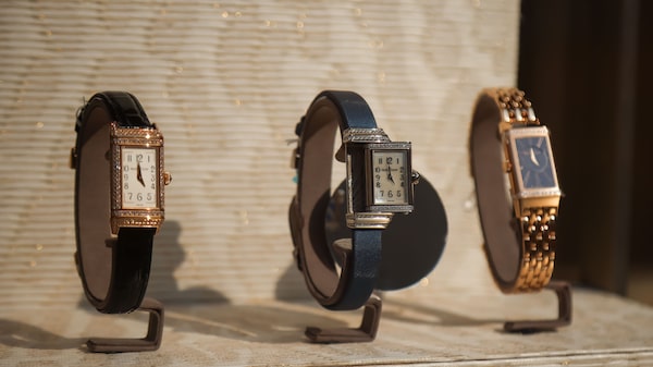De Bad Bunny a Serena Williams: los “relojes de la abuela” impulsan la nueva tendencia del lujo De Bad Bunny a Serena Williams: los “relojes de la abuela” impulsan la nueva tendencia del lujo