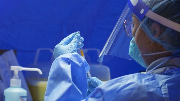 Tres vacunas chinas específicas para ómicron comenzarán pruebas en Hong Kong Tres vacunas chinas específicas para ómicron comenzarán pruebas en Hong Kong