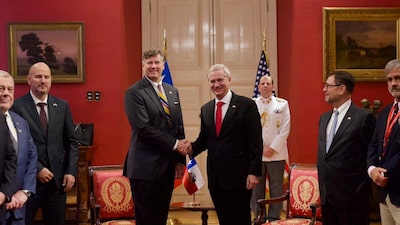 A un día de asumir, Kast firmó acuerdo con EE.UU. para tierras raras y minerales críticos A un día de asumir, Kast firmó acuerdo con EE.UU. para tierras raras y minerales críticos