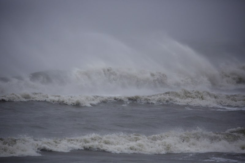 Beatriz actualmente se encuentra a 282 kilómetros al sureste del puerto de Manzanillo, con vientos de más de 120 kilómetros por hora Beatriz actualmente se encuentra a 282 kilómetros al sureste del puerto de Manzanillo, con vientos de más de 120 kilómetros por hora