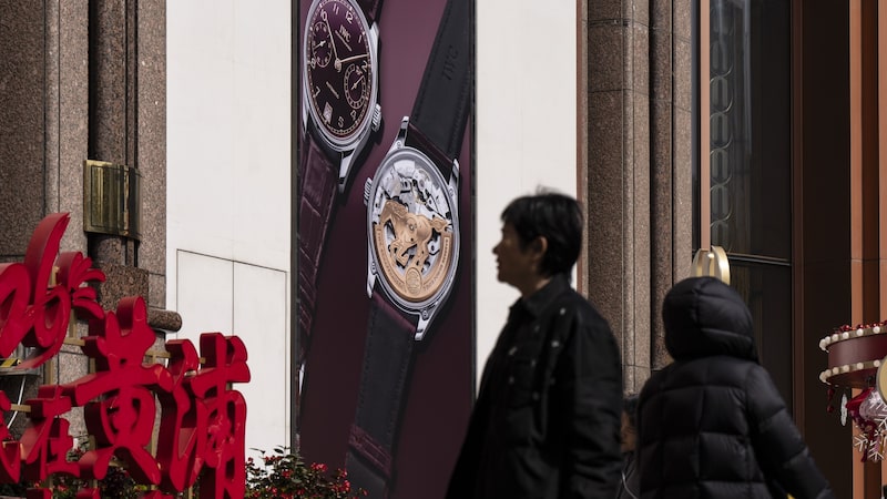 Vendas de relógios suíços voltam a crescer com impulso da China, apesar de queda nos EUA Vendas de relógios suíços voltam a crescer com impulso da China, apesar de queda nos EUA