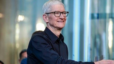Tim Cook, de Apple, dice que seguirá presionando sobre el trato a inmigrantes en EE.UU. Tim Cook, de Apple, dice que seguirá presionando sobre el trato a inmigrantes en EE.UU.