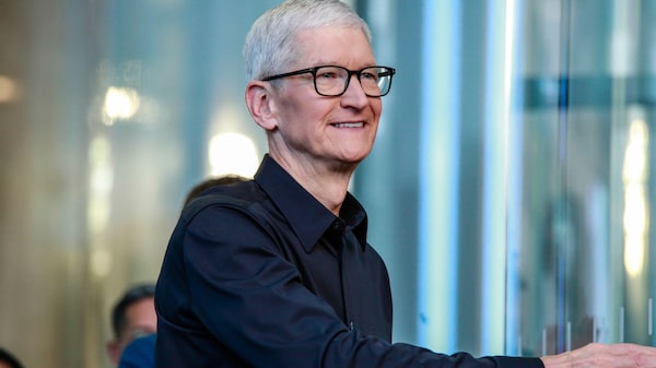 Tim Cook, de Apple, dice que seguirá presionando sobre el trato a inmigrantes en EE.UU. Tim Cook, de Apple, dice que seguirá presionando sobre el trato a inmigrantes en EE.UU.