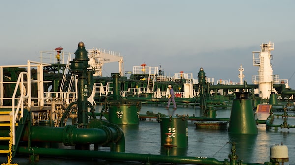 Com Israel em guerra com Hamas, operadores de petróleo se concentram no Irã Com Israel em guerra com Hamas, operadores de petróleo se concentram no Irã