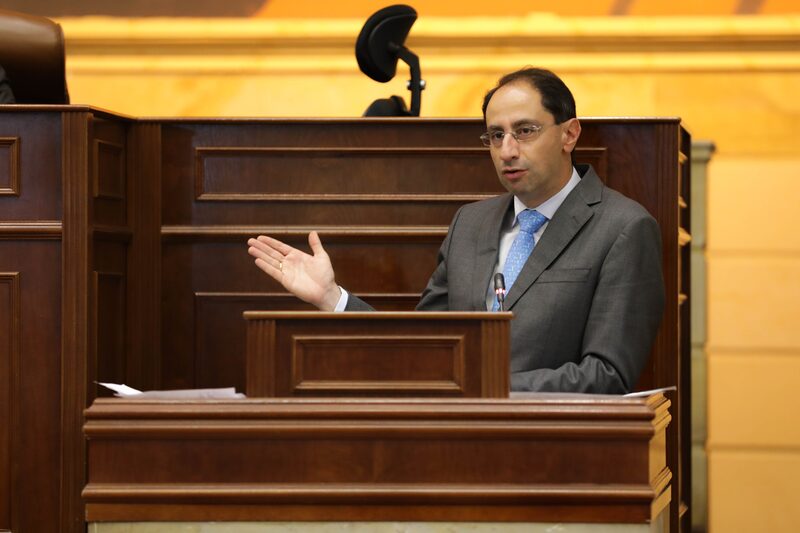 José Manuel Restrepo, ministro de Hacienda de Colombia. José Manuel Restrepo, ministro de Hacienda de Colombia.