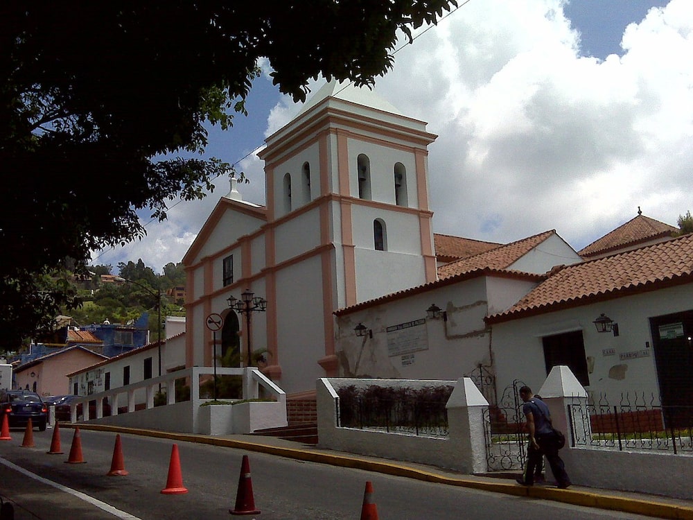 Fuente: EL Guarito / Wikipedia Fuente: EL Guarito / Wikipedia