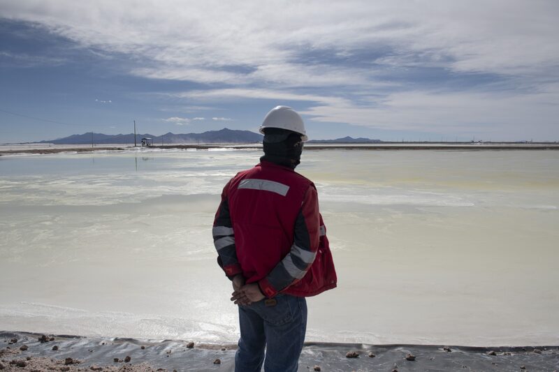 Instalación de producción de litio de propiedad estatal en el Salar de Uyuni (Salar de Uyuni) en Potosí, Bolivia Instalación de producción de litio de propiedad estatal en el Salar de Uyuni (Salar de Uyuni) en Potosí, Bolivia