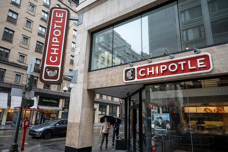 Un restaurante Chipotle en San Francisco. Fotógrafo: David Paul Morris/Bloomberg. Un restaurante Chipotle en San Francisco. Fotógrafo: David Paul Morris/Bloomberg.