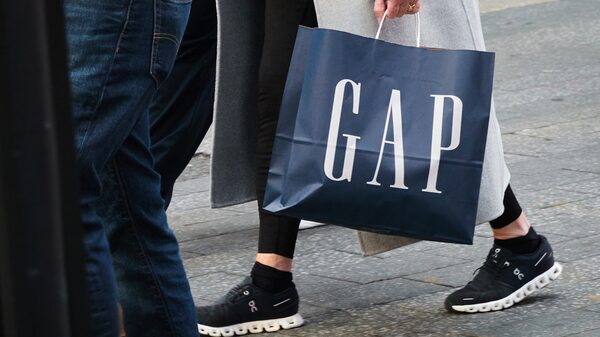 Gap reforça retomada com novo CEO e aposta em ‘collabs’ com celebridades Gap reforça retomada com novo CEO e aposta em ‘collabs’ com celebridades