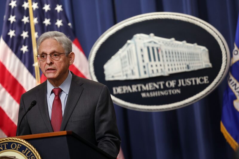 El Fiscal General de EE.UU., Merrick Garland, pronuncia un discurso sobre una acción internacional de aplicación de ransomware en el Departamento de Justicia de EE.UU. el 26 de enero de 2023 en Washington, DC. El Fiscal General de EE.UU., Merrick Garland, pronuncia un discurso sobre una acción internacional de aplicación de ransomware en el Departamento de Justicia de EE.UU. el 26 de enero de 2023 en Washington, DC.